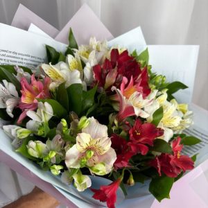 Букет микс Альстромерия